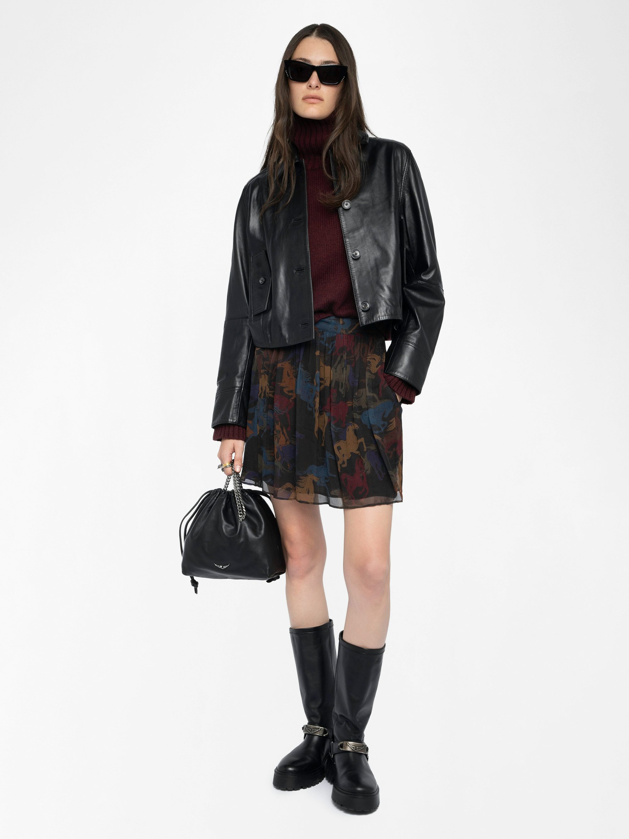 Jadys Skirt - Short chiffon skirt with print and slit, zip fastening.